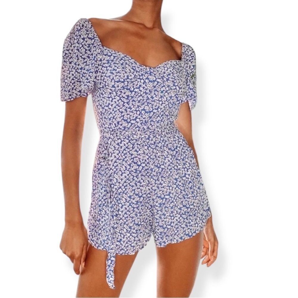 NWT Lulu's ‘Amora’ Blue Floral Print Short Sleeve Babydoll Button Up Romper